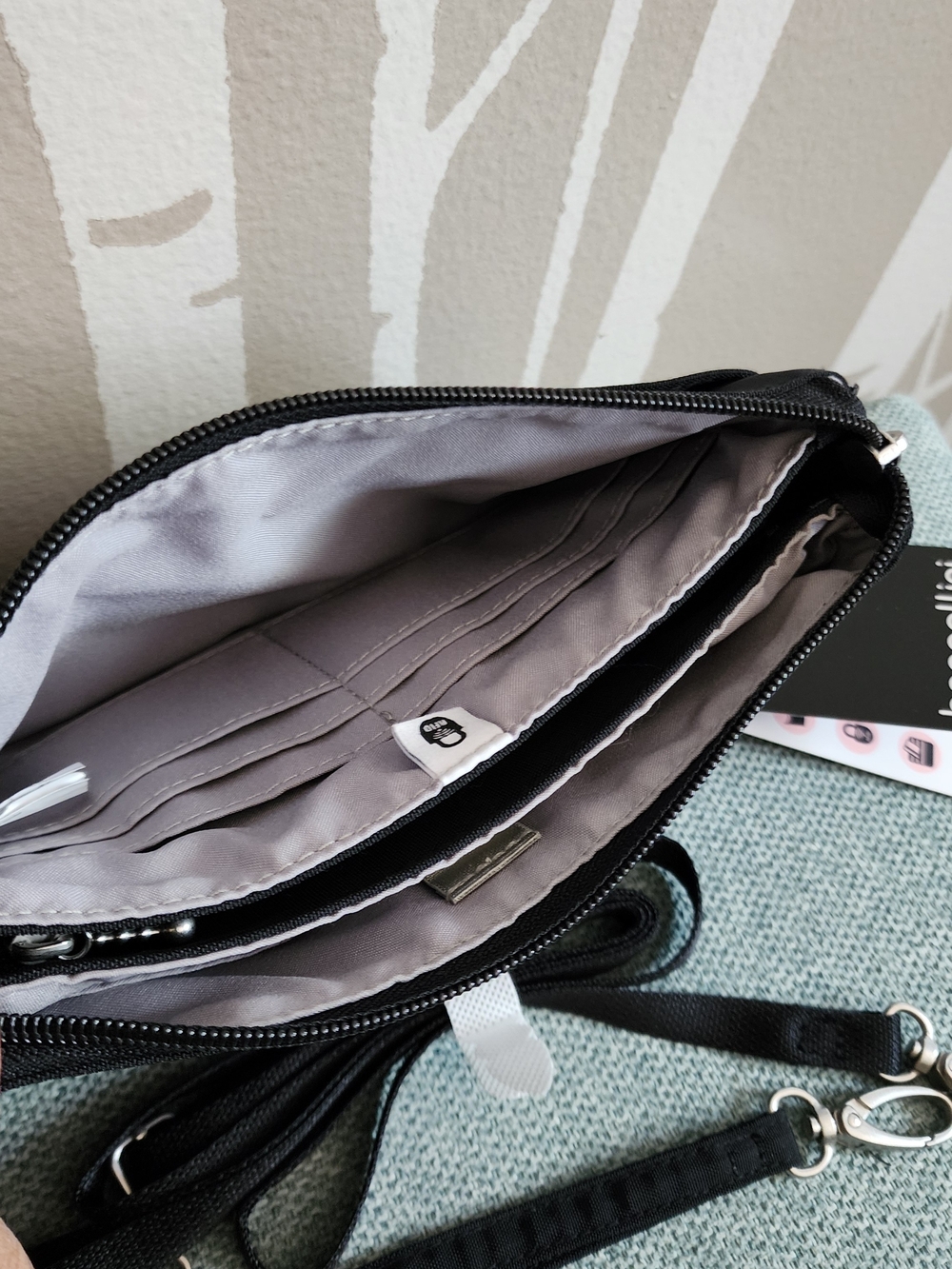 Baggallini: Black RFID Mini Crossbody with Convertible Straps - Picture 3 of 9